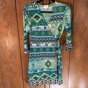 Beige by eci | wrap dress